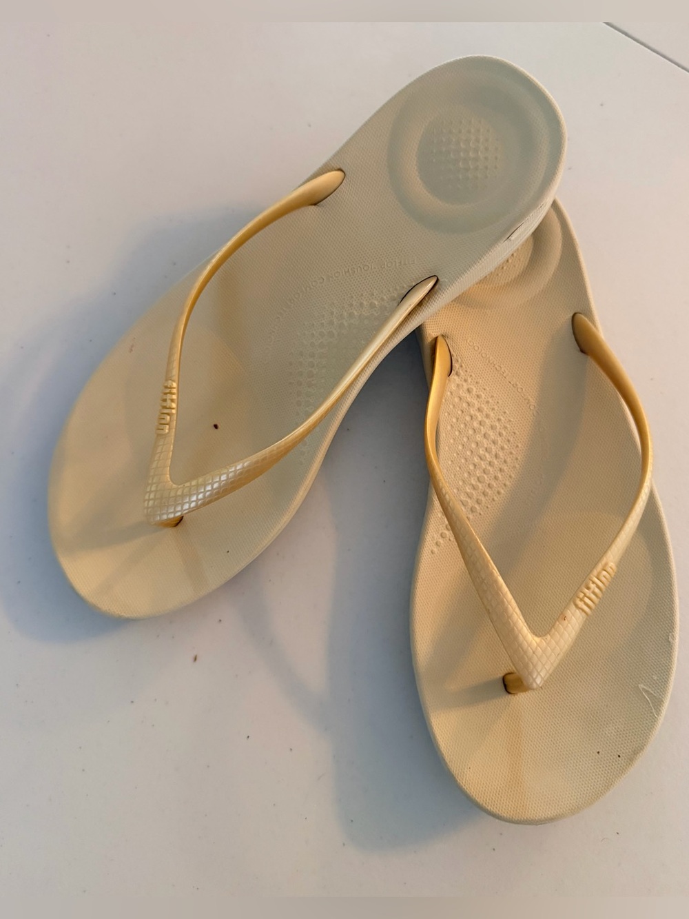 FitFlop | Iqushion Ergonomic Flip-Flops Sandals